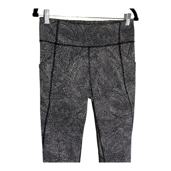 Lululemon Time To Sweat Crop *23" Free Spirit Alpine White Black-sz 10 - Picture 10 of 10